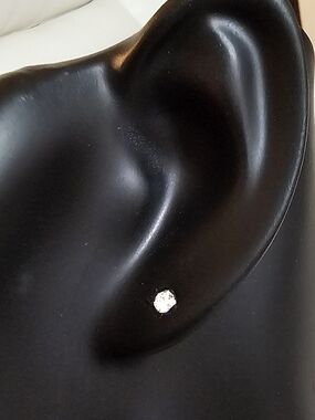 10K Gold Moissanite Stud Earrings - Women Jewelry